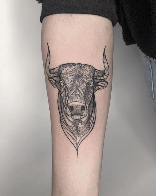 十二生肖牛纹身动物纹身图案武汉老师傅纹身店铁木针刺青原创纹身图样